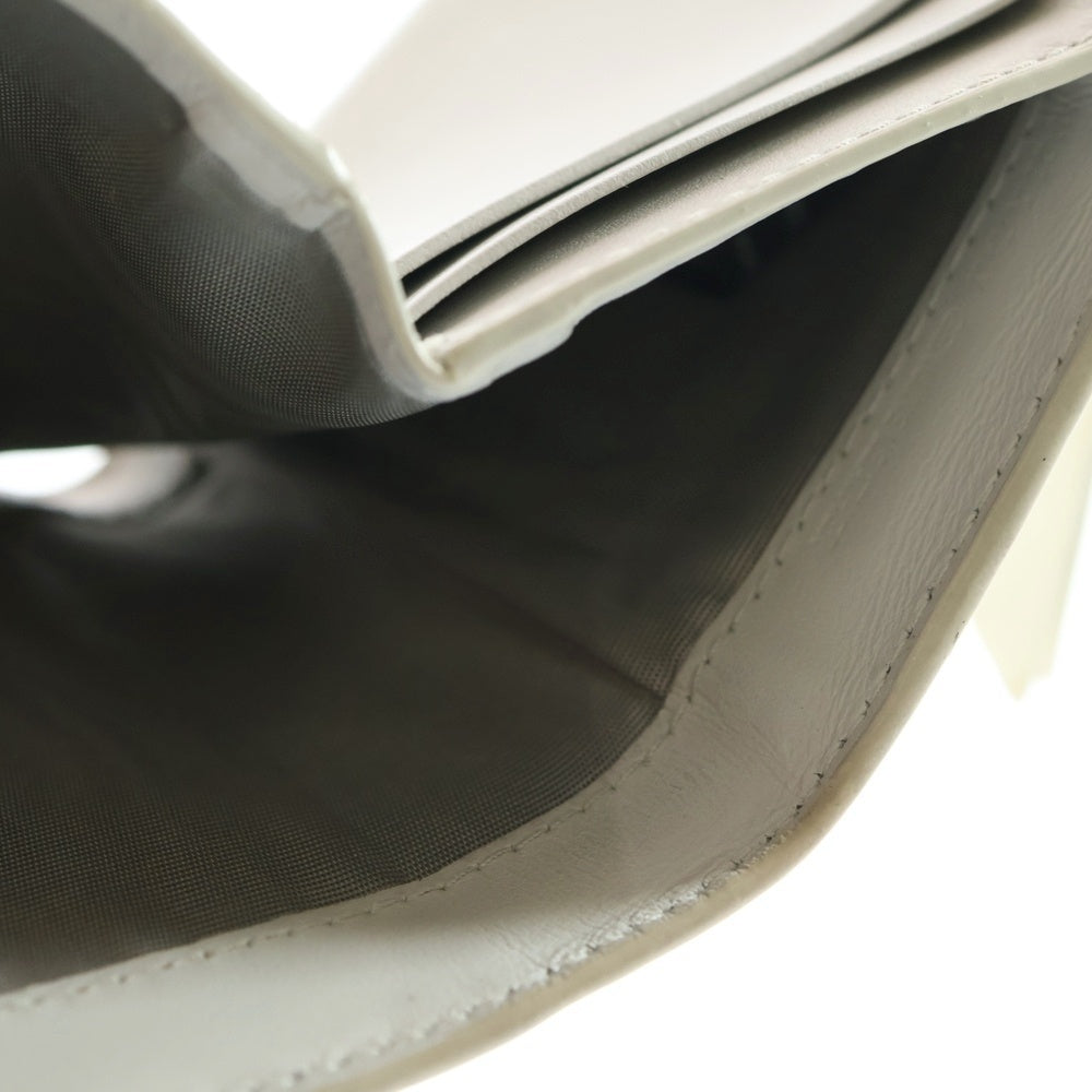 Maison Margiela(メゾンマルジェラ) 4ステッチ 3つ折り財布 エナメル パテントレザーウォレット ベージュ S56UI0136 レディース