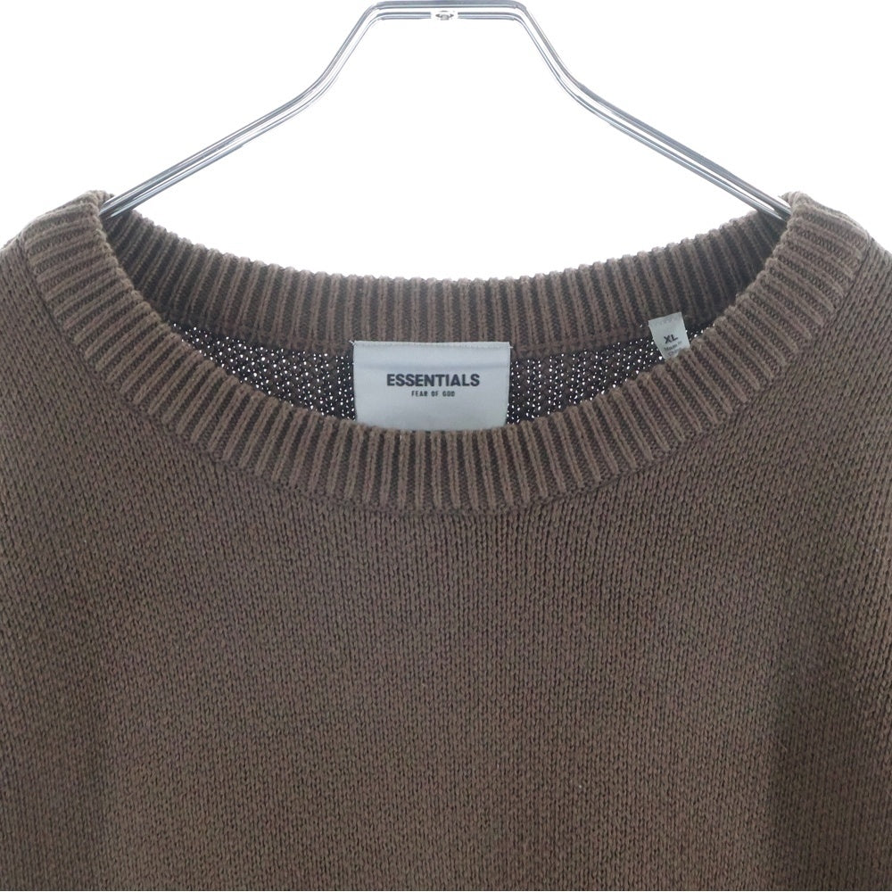 FEAR OF GOD ESSENTIALS(フィアオブゴッド エッセンシャルズ) フロントロゴデザイン コットン混 クルーネック ニット セーター ブラウン