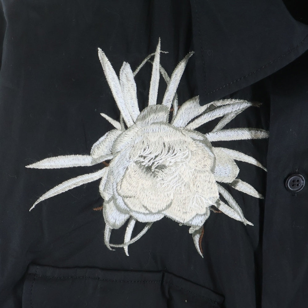 WILDSIDE YOHJI YAMAMOTO(ワイルドサイド ヨウジ ヤマモト) フラワーエンブロイダリーデザイン ダブルフラップポケット ドローストリング 長袖シャツ ブラック WS-B68-050