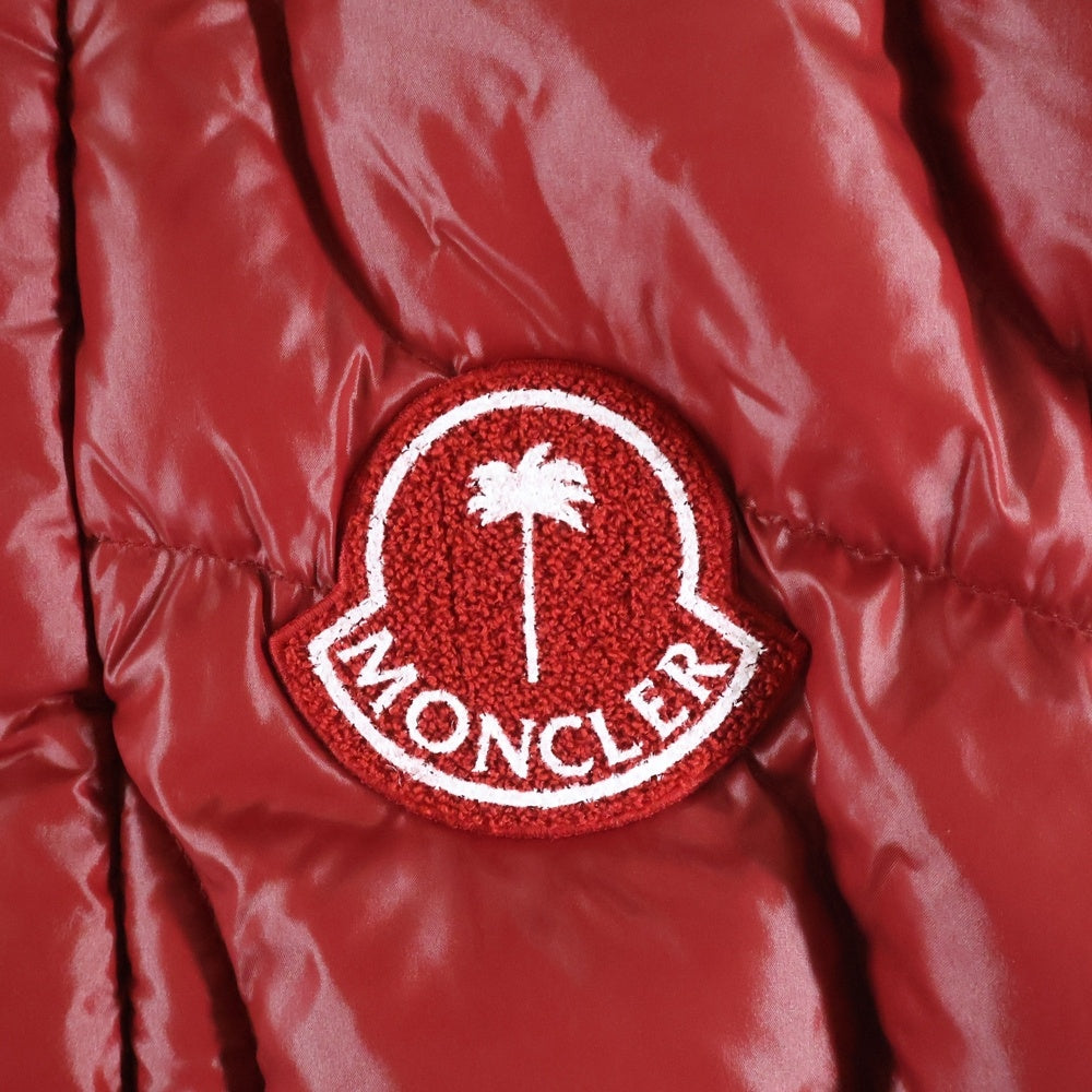 MONCLER(モンクレール) 24AW ×PALM ANGELS GWENYTH パームエンジェルス グウェニス ロゴデザイン ジップアップ ダウンベスト レッド J209L1A00016 M4441