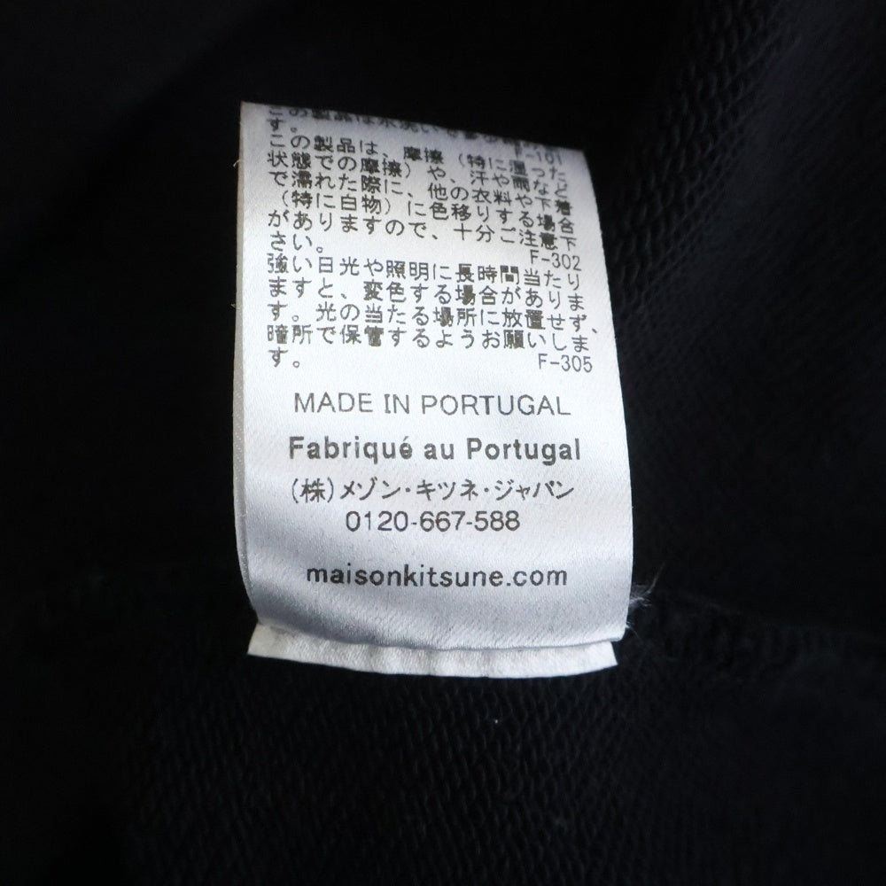MAISON KITSUNE(メゾンキツネ) 25AW スタンディング フォックス コンフォート クルーネックスウェットトレーナー ブラック PM00311KM0341