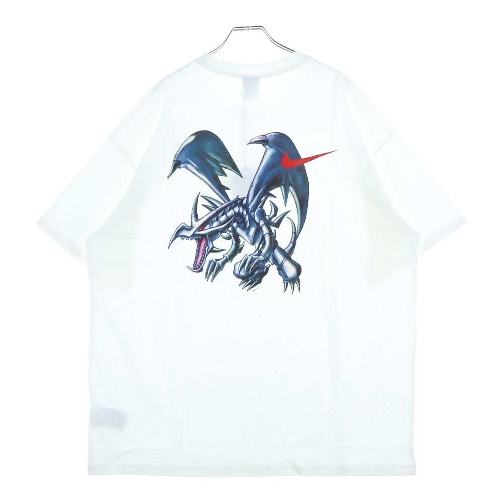 NIKE(ナイキ) ×YU-GI-OH! 遊戯王 DM SOLO SWOOSH T-SHIRT HOUSE OF DUEL ディーエム ソロ スウッシュ ハウス オブ デュエル 半袖Tシャツ ホワイト IO7985-100