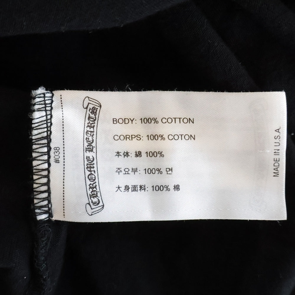 CHROME HEARTS(クロムハーツ) Scroll Logo L/S Pocket T-shirt スクロールロゴ 袖ロゴプリント クルーネック長袖ポケットTシャツ カットソー ブラック