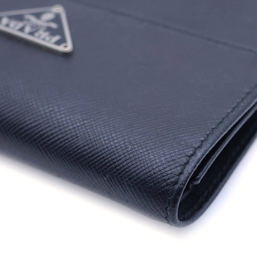 PRADA プラダ SAFFIANO サフィアーノ トライアングルロゴプレート 二つ折り財布 ウォレット ブラック M170A PRADA(プラダ) SAFFIANO サフィアーノ トライアングルロゴプレート 二