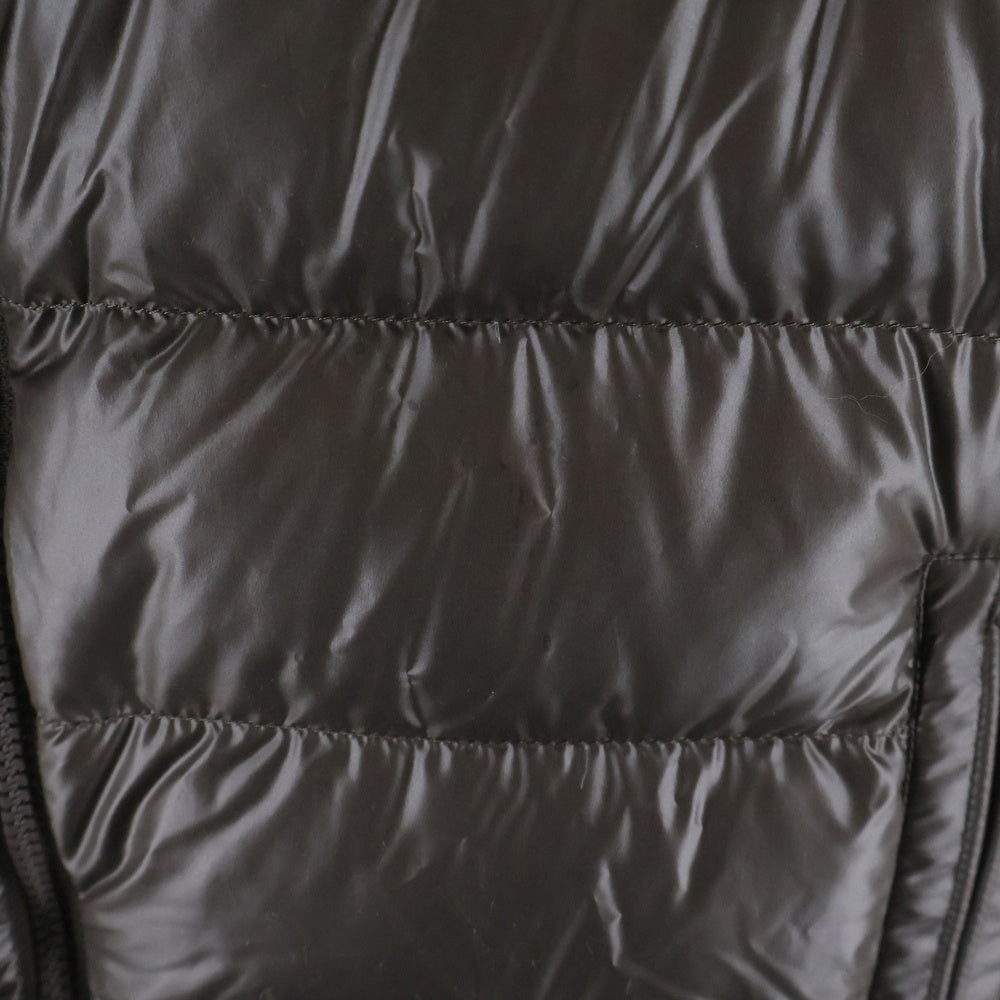 MONCLER(モンクレール) 24AW BARANT バラント ロゴパッチ ジップアップ フーデッド ダウン ベスト ブラウン J20911A00062 597EX