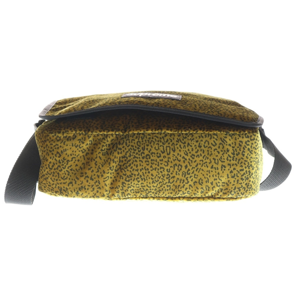 SUPREME(シュプリーム) 25AW Velvet small Messenger Bag べルベット レオパード柄 スモール メッセンジャーバッグ イエロー