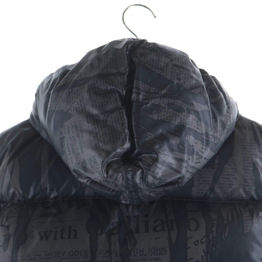John Galliano(ジョン ガリアーノ) ニュースペーパー フーデッド ダウンベスト グレー