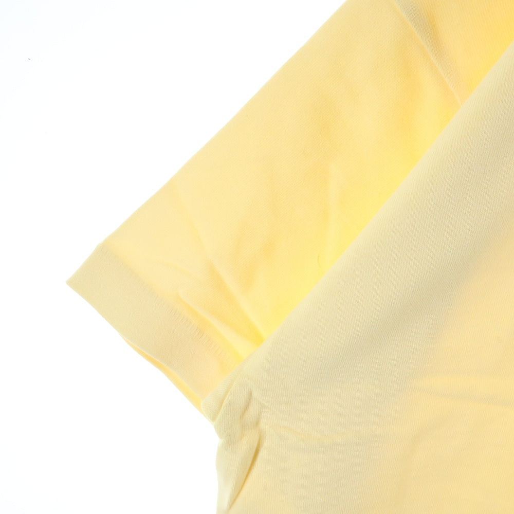 FEAR OF GOD ESSENTIALS(フィアオブゴッド エッセンシャルズ) CREWNECK T-SHIRT フロントエンブロイダリー クルーネック半袖カットソーTシャツ イエロー 125SP24200