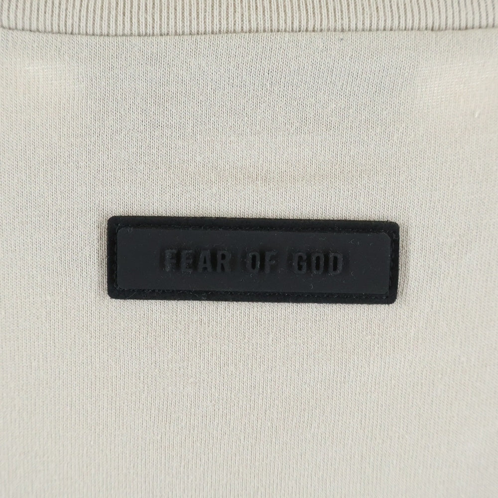 FEAR OF GOD ESSENTIALS(フィアオブゴッド エッセンシャルズ) LS TEE/SILVER CLOU フロントエンブロイダリー ロングスリーブ 長袖カットソーTシャツ ベージュ 125BT232012F