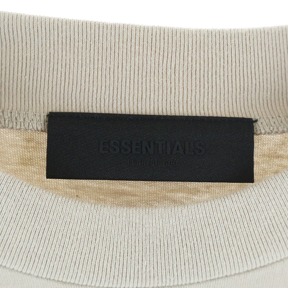 FEAR OF GOD ESSENTIALS(フィアオブゴッド エッセンシャルズ) LS TEE/SILVER CLOU フロントエンブロイダリー ロングスリーブ 長袖カットソーTシャツ ベージュ 125BT232012F