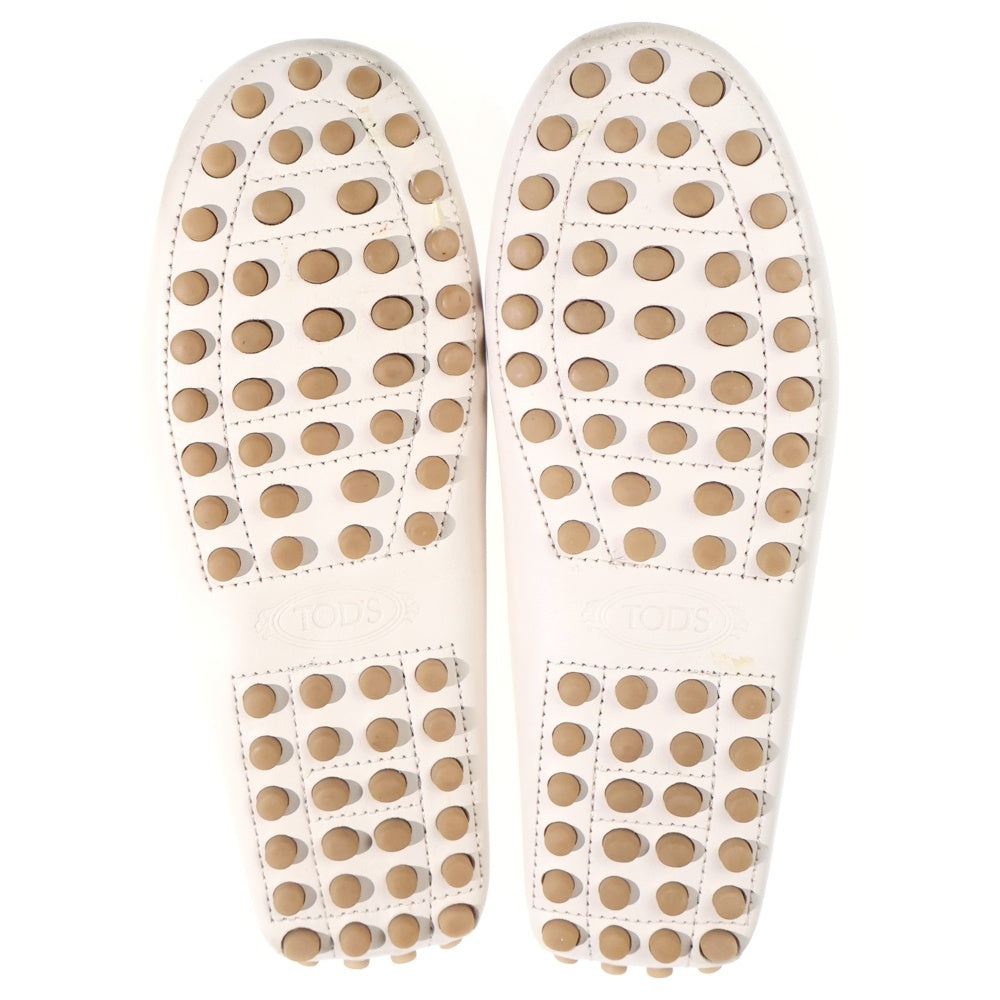 TOD'S(トッズ) ロゴ刻印 ラウンドトゥ コインローファー レディース アイボリー