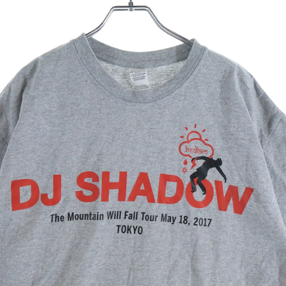 NO BRAND(ノーブランド) DJ SHADOW 2017 TOUR TEE DJシャドウ 2017ツアー フロントプリントTシャツ 半袖クルーネックカットソー グレー