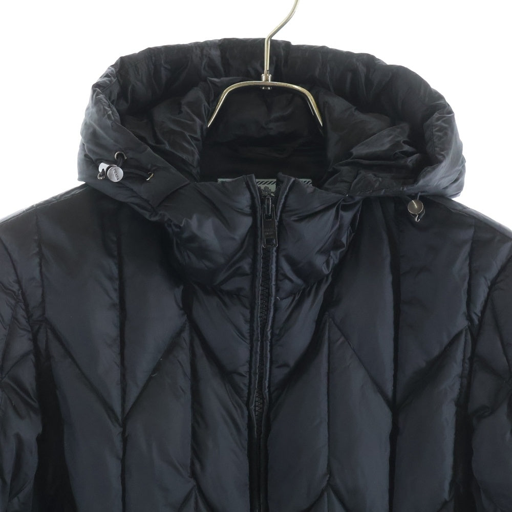 PRADA(プラダ) ロゴプレートデザイン マルチキルティング フーデッド ジップアップ ダウンジャケット ブラック 290984 R152 1DAB