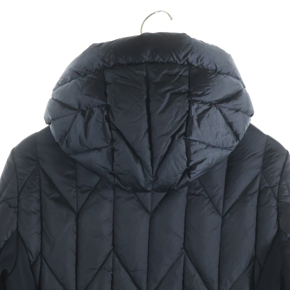 PRADA(プラダ) ロゴプレートデザイン マルチキルティング フーデッド ジップアップ ダウンジャケット ブラック 290984 R152 1DAB