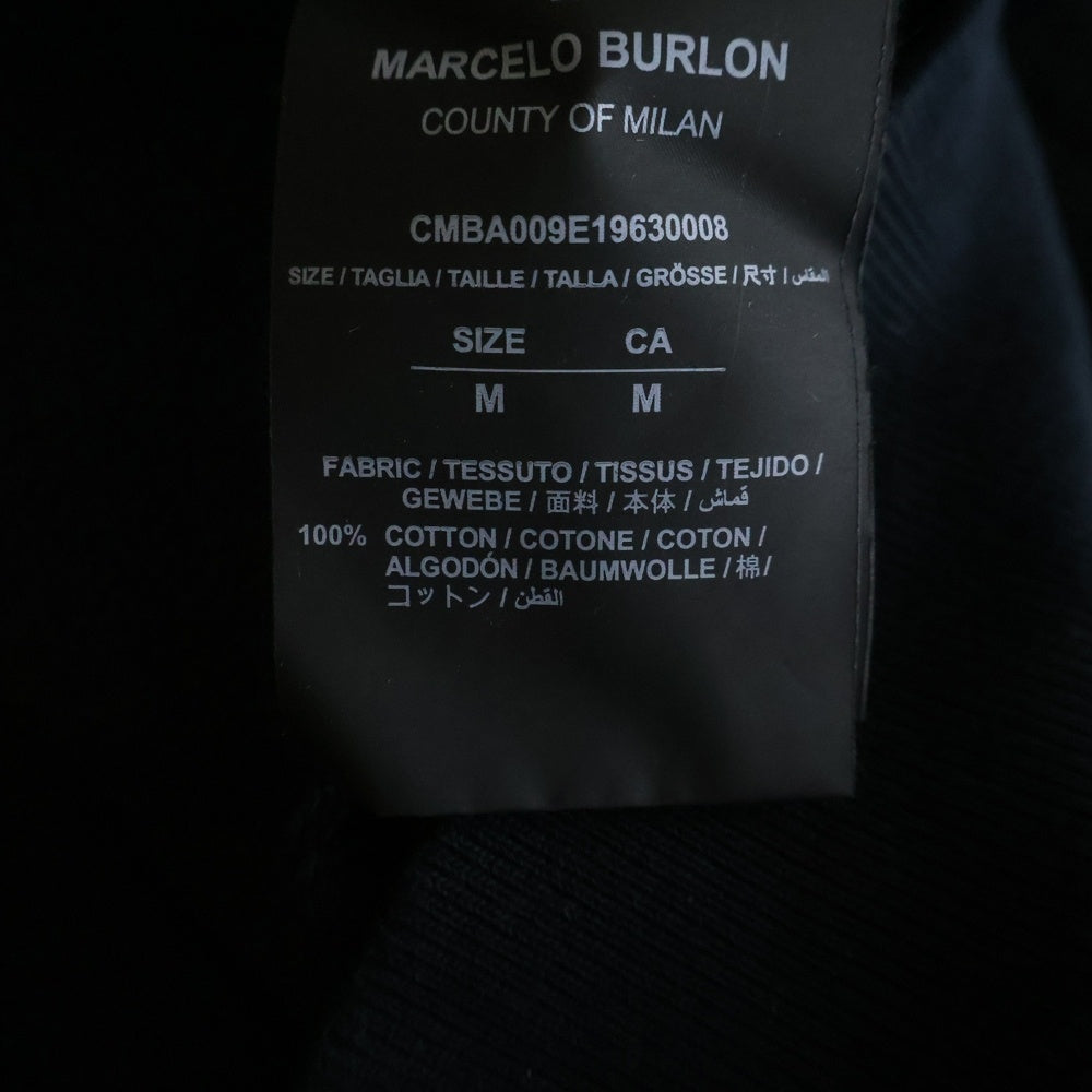 MARCELO BURLON(マルセロバーロン) ウイング両面プリントデザイン プルオーバークルーネックスウェット ブラック CMBA009E19630008