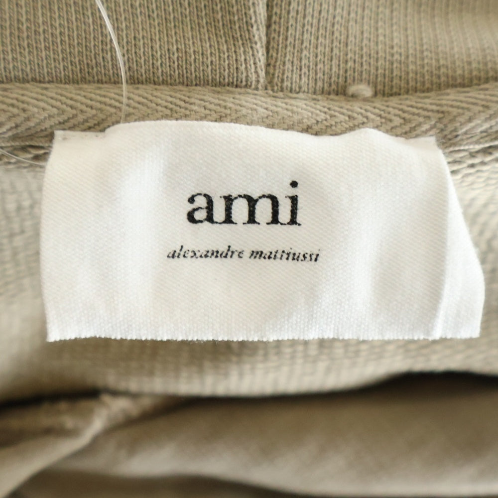 ami(アミ) エンブロイダリーロゴデザイン カンガルーポケット ドローストリングフーデット プルオーバーパーカースウェット ベージュ