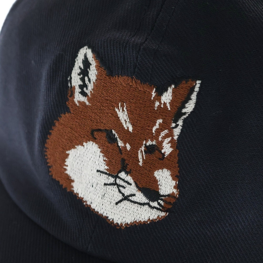 MAISON KITSUNE(メゾンキツネ) エンブロイダリーロゴデザイン アジャスター付き 6パネル ベースボールキャップ ブラック