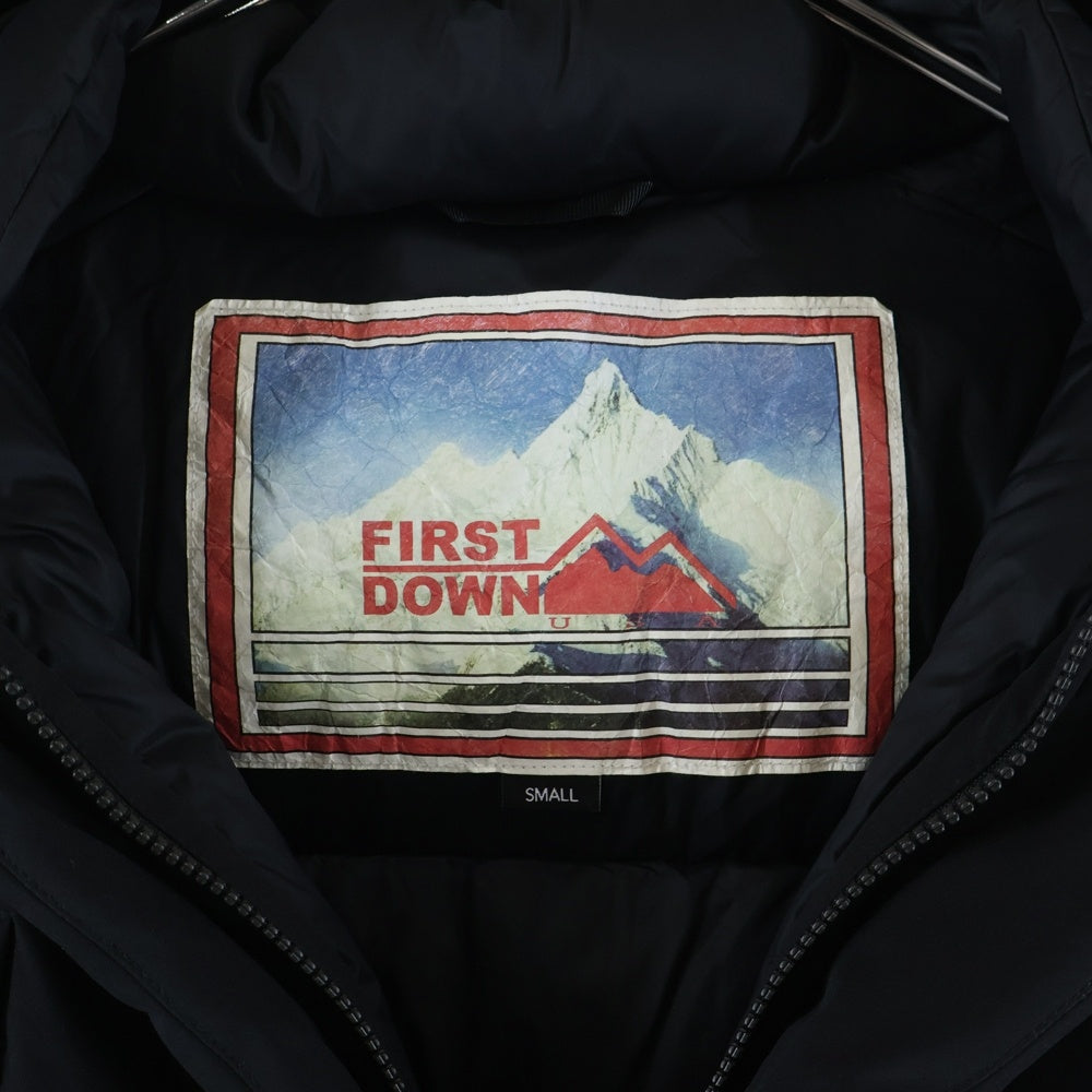 FIRST DOWN(ファーストダウン) フロントエンブロイダリーデザイン フーデッド ジップアップ ダウンジャケット ブラック 223-1514