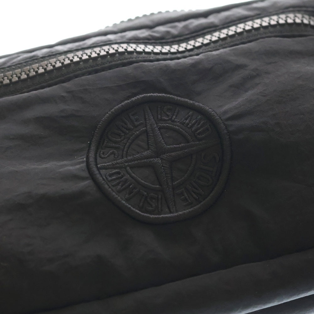 STONE ISLAND(ストーンアイランド) CLUTCH コンパスロゴ刺繍 ナイロン クラッチバッグ ハンドポーチ ブラック 811591776 レディース