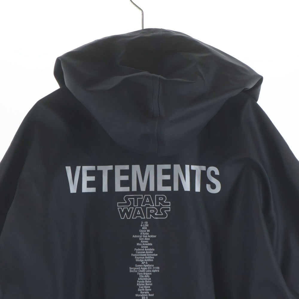 VETEMENTS(ヴェトモン) 20SS ×STAR WARS CHARACTER LIST スターウォーズ バックロゴプリントレインコート ブラック USW21JA026