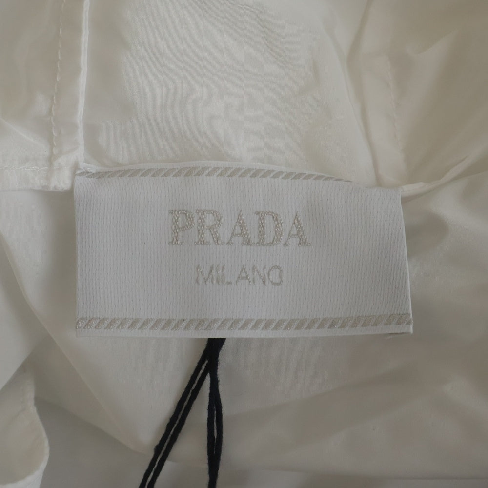 PRADA(プラダ) RE-NYLON リナイロン トライアングルロゴプレート フーデッドナイロンジャケット ジップアップブルゾン ホワイト SGC835 SOOO 1WQ9