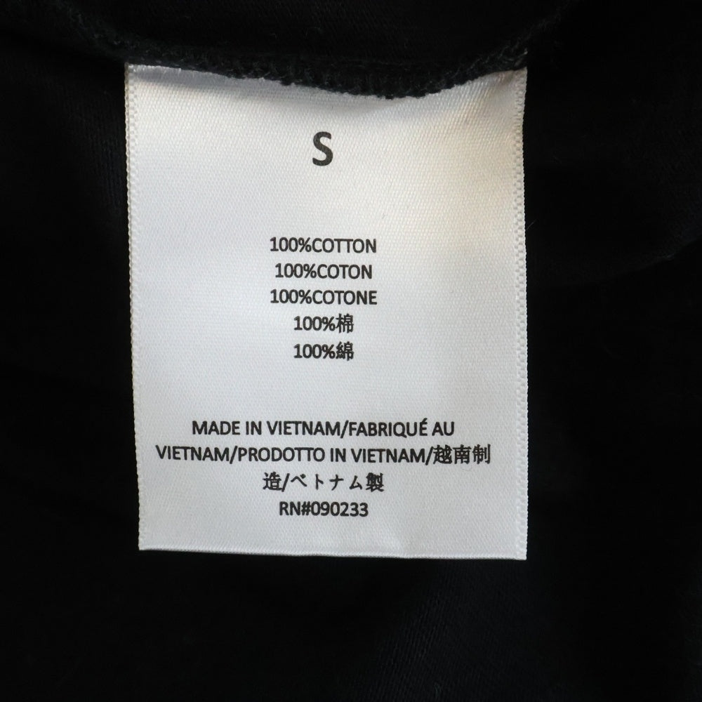 FEAR OF GOD ESSENTIALS(フィアオブゴッド エッセンシャルズ) フロントロゴ ドロップショルダー モックネック ロングスリーブ 長袖Tシャツ カットソー ブラック