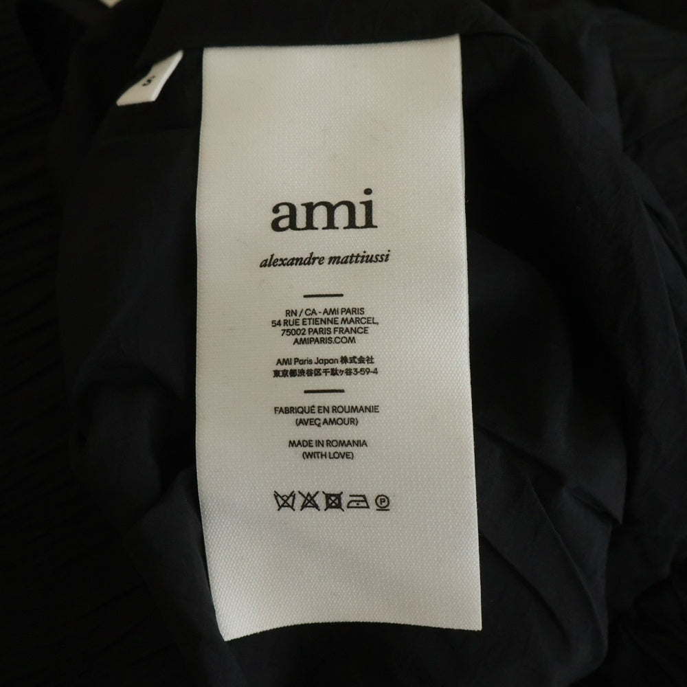 AMI Alexandre Mattiussi(アミアレクサンドルマテュッシ) ロゴプリント ジップアップ ウィンドブレーカー ナイロンジャケット ブラック HJK051PA0009