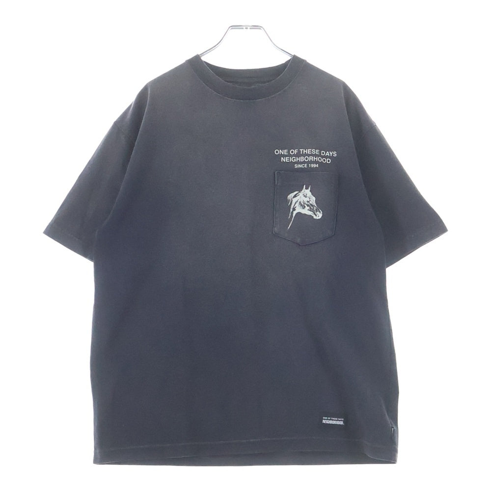 NEIGHBORHOOD(ネイバーフッド) 25AW×ONE OF THESE DAYS ワン オブ ジーズ デイズ サベージ加工 両面プリント クルーネック 半袖ポケットTシャツ カットソー ブラック 252FPODN-CSM03
