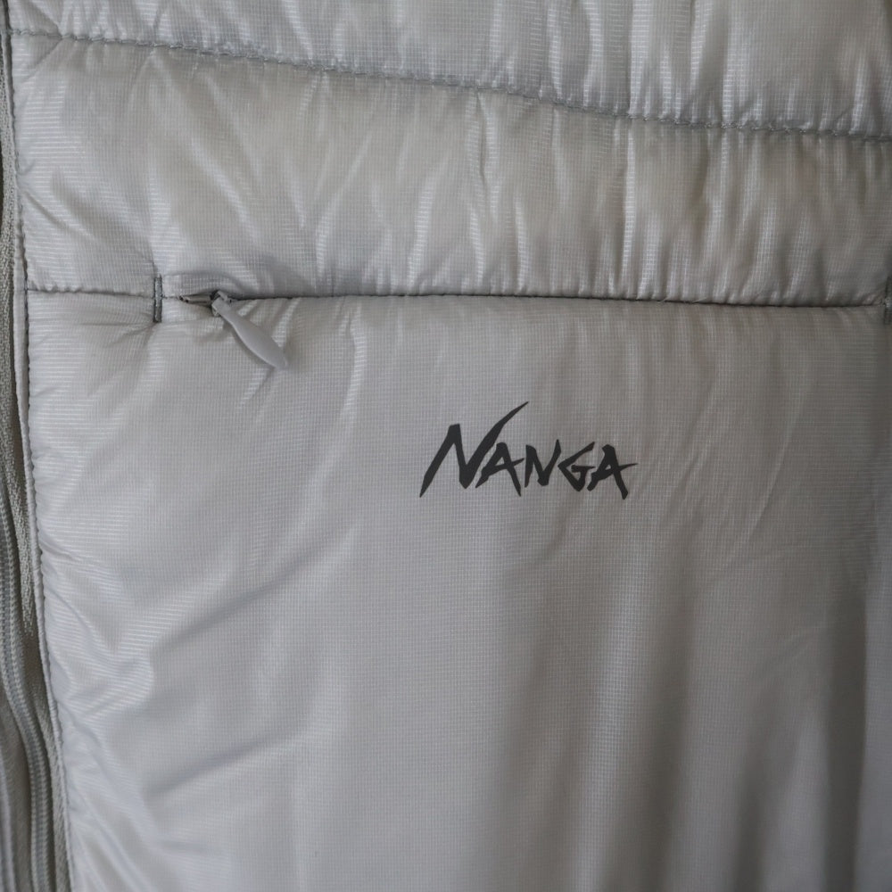 NANGA(ナンガ) MINIMARHYTHM DOWN ZIP HOODIE フロントロゴ ミニマリズム フーデッド ダウンジャケット グレー ND2241-1A033