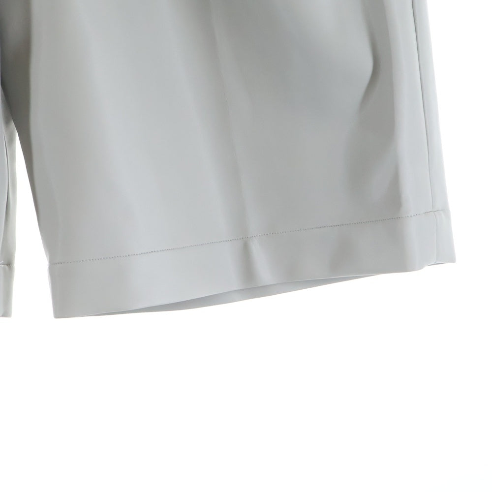 MAISON KITSUNE(メゾンキツネ) 20SS LARGE PLEATED BERMUDA ラージプリーテッドバミューダ レザー ジップフライ ハーフパンツ グレー EM01402LA0001