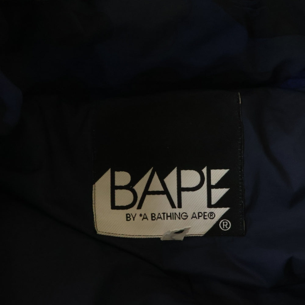 A BATHING APE(アベイシングエイプ) カモ柄 ファーフーデッドダウンジャケット ブルー