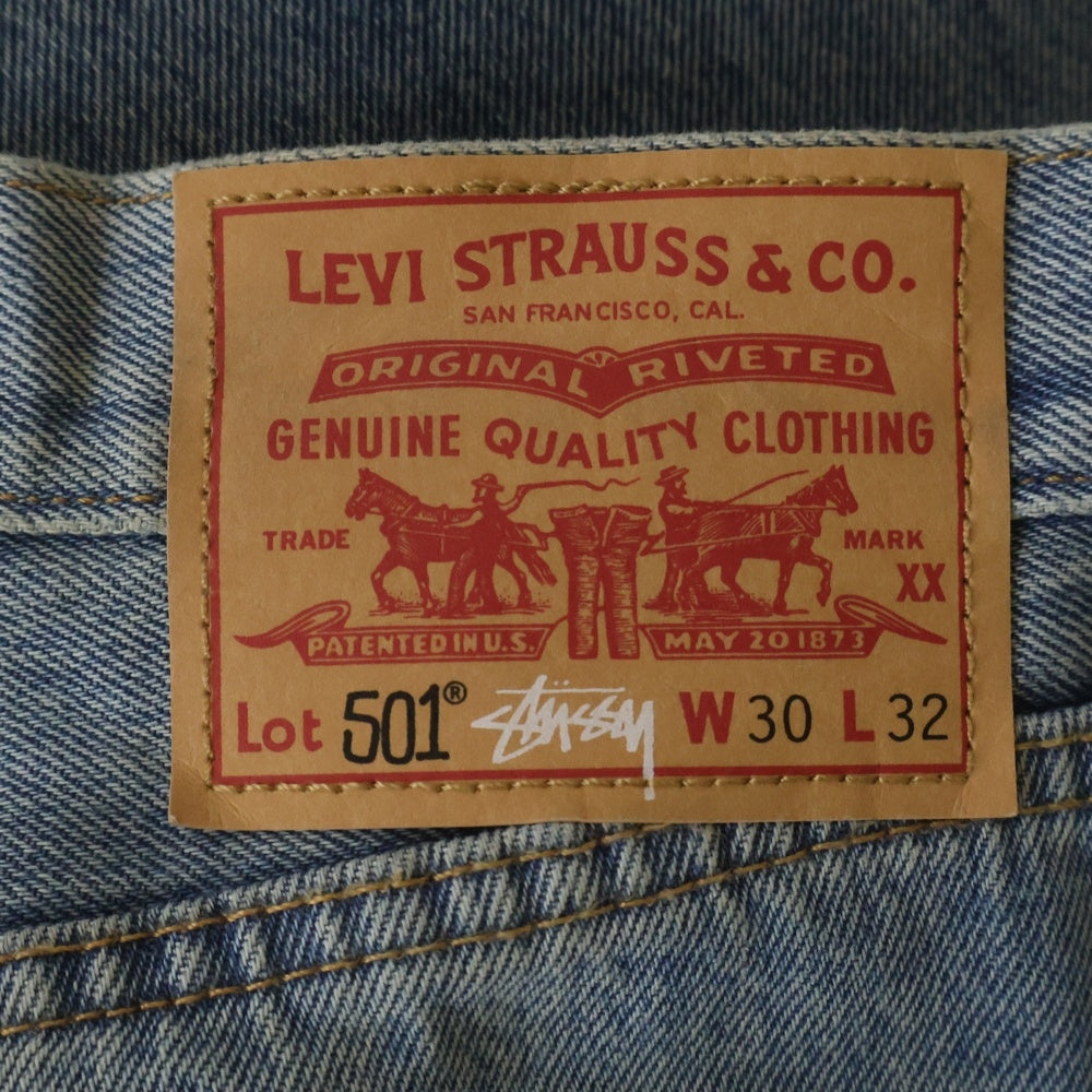 Levi's(リーバイス) ×STUSSY EMBOSSED 501 ステューシー エンボス ボタンフライ ストレートデニムパンツ ジーンズ インディゴ A5218-0000