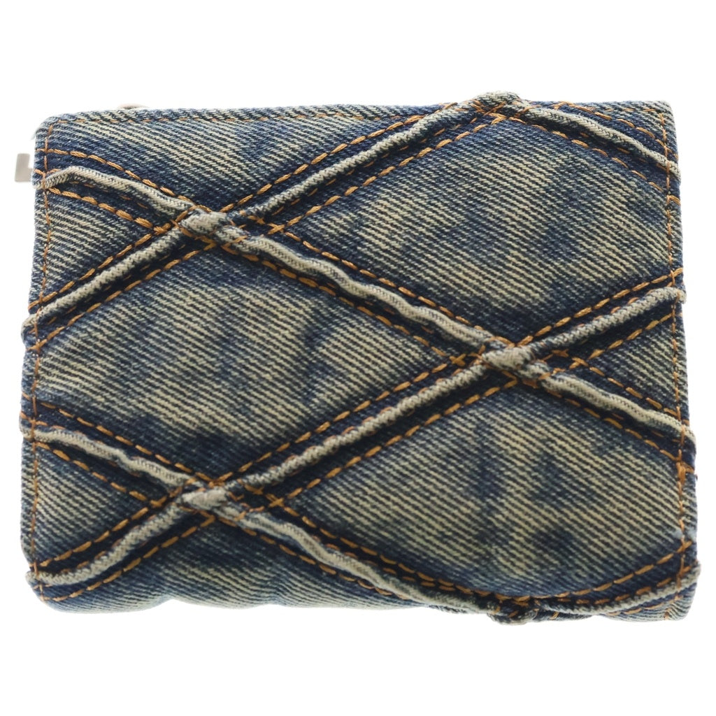 DIESEL(ディーゼル) CHARM D-BI FOLD ZIP レタリングチャーム キルティングデニム ミニウォレット 二つ折り財布 インディゴ X10116P5570 レディース