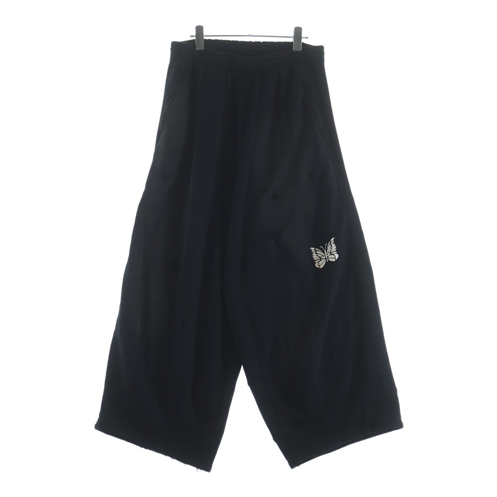 Needles(ニードルス) 25AW DECONSTRUCTED H.D.SWEAT PANT ロゴプリント ダメージデザイン デコンストラクテッド ヒザデル スウェットパンツ ブラック RW337