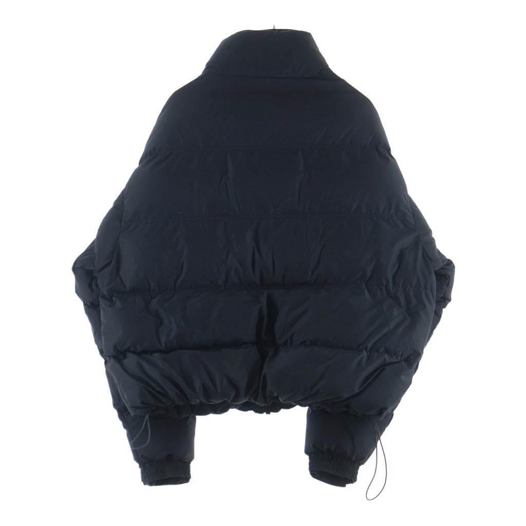 MARTINE ROSE マーティンローズ DOLL PUFFER ドール ロゴエンブロイダリー ジップアップ パファー ジャケット ブラック MARTINE ROSE(マーティンローズ) DOLL PUFFER ドール ロゴエンブロイ