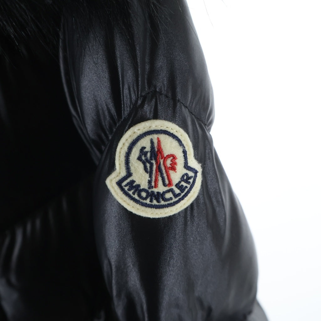 MONCLER(モンクレール) 24AW FULMARUS ロゴワッペン付ファーフーデッドダウンコート ダウンジャケット ブラック レディース J20931C00037 C0065