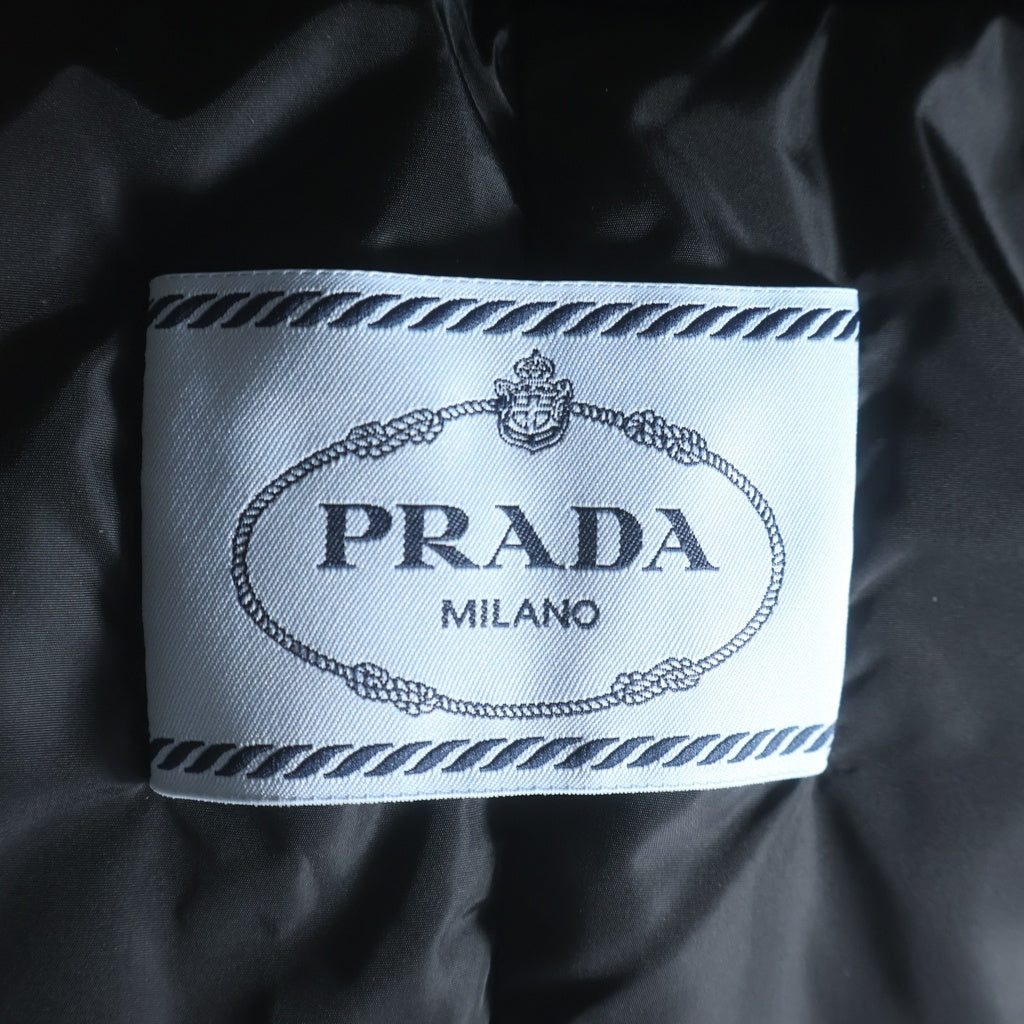 PRADA(プラダ) トライアングルロゴプレート リナイロン フーデッド ダウンジャケット レディース ブラック 292197