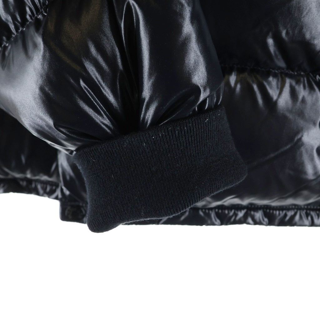 MONCLER(モンクレール) 24AW MALJASSET 袖ロゴワッペン フーデッド ジップアップダウンジャケット ブラック J20911A00006