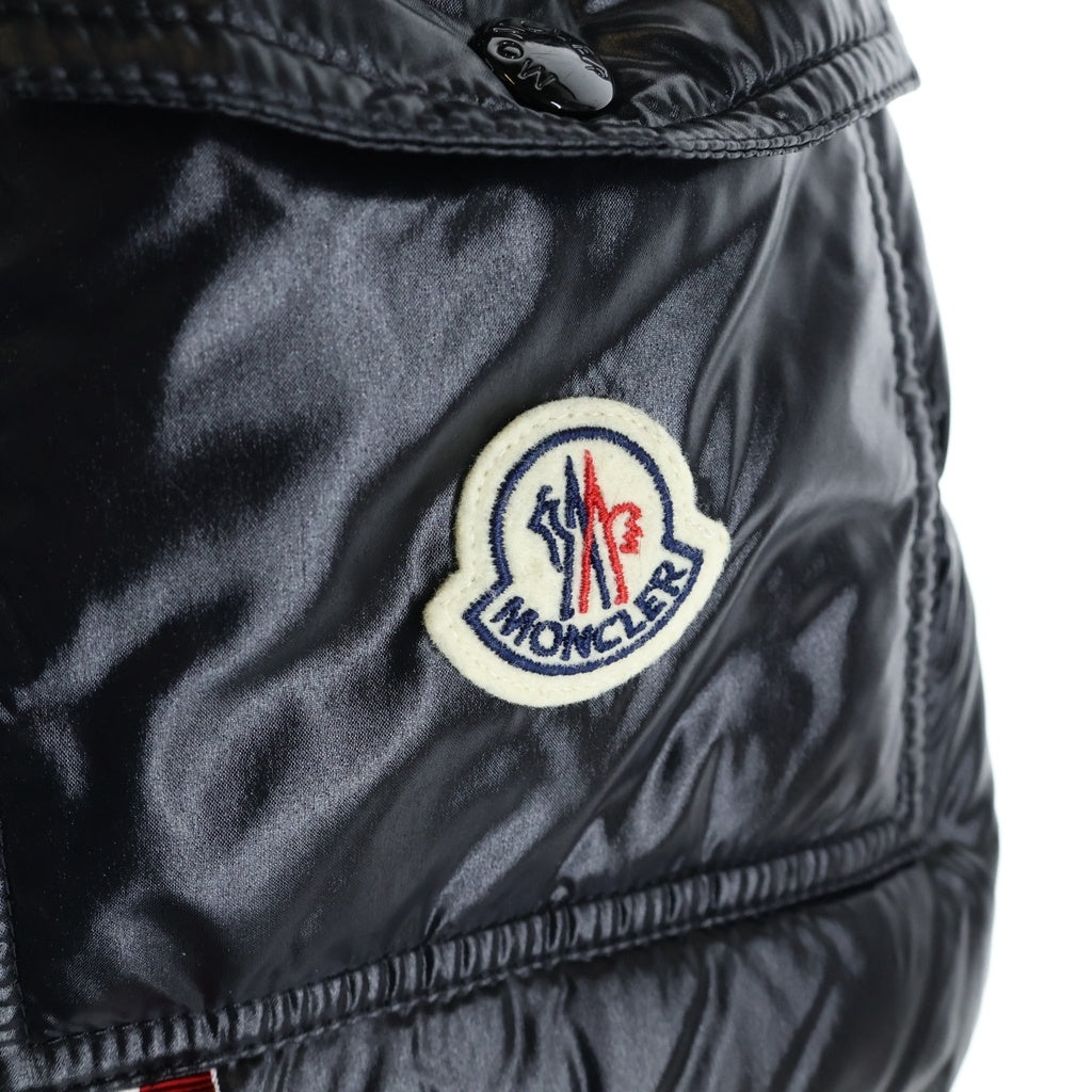 MONCLER(モンクレール) 24AW MALJASSET 袖ロゴワッペン フーデッド ジップアップダウンジャケット ブラック J20911A00006