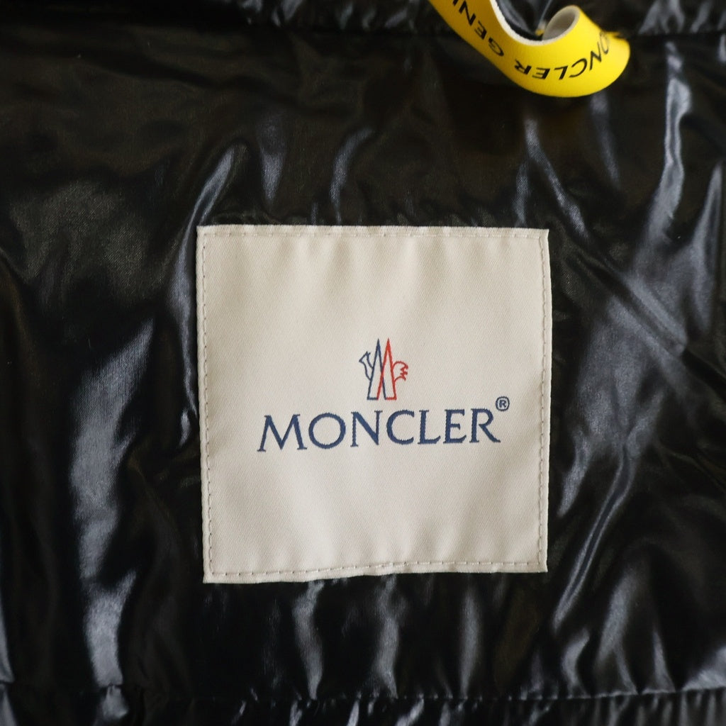 MONCLER(モンクレール) 20AW ×FRAGMENT DESIGN MAYCONNE フラグメントデザイン ロゴ総柄 フーデッドダウンジャケット ブラック F209U1A50640