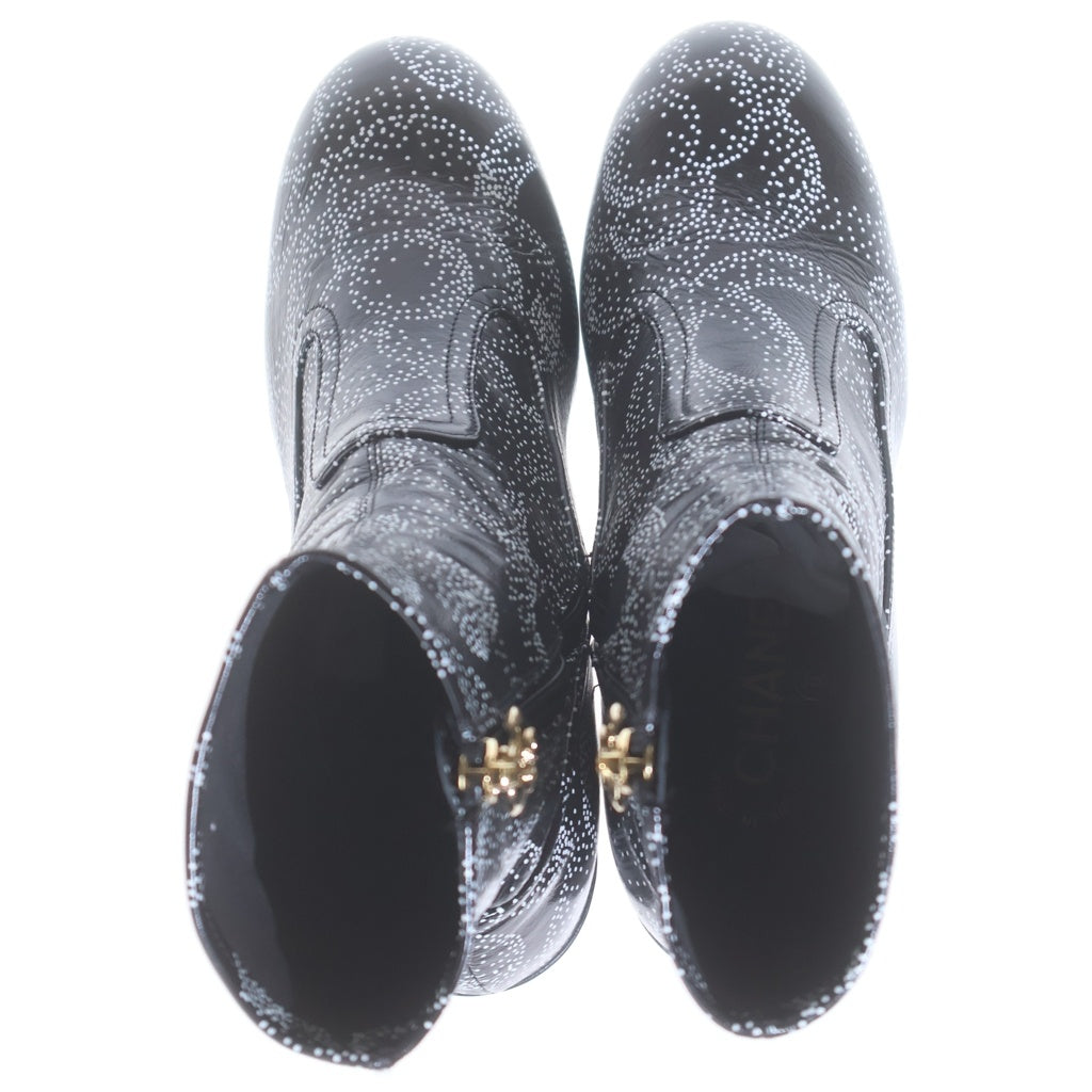 CHANEL(シャネル) CAMELLIA PRINTED ANKLE BOOTS カメリアプリンテッド ココマークチャーム レザー アンクルヒールブーツ ブラック レディース G45318