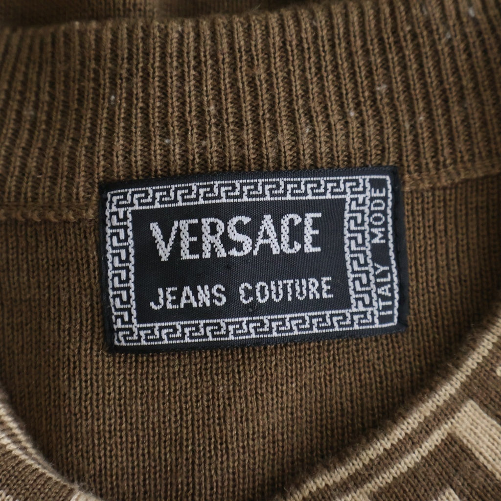VERSACE JEANS COUTURE(ヴェルサーチジーンズクチュール) メデューサロゴエンブロイダリー グレカネック プルオーバーニットセーター ブラウン