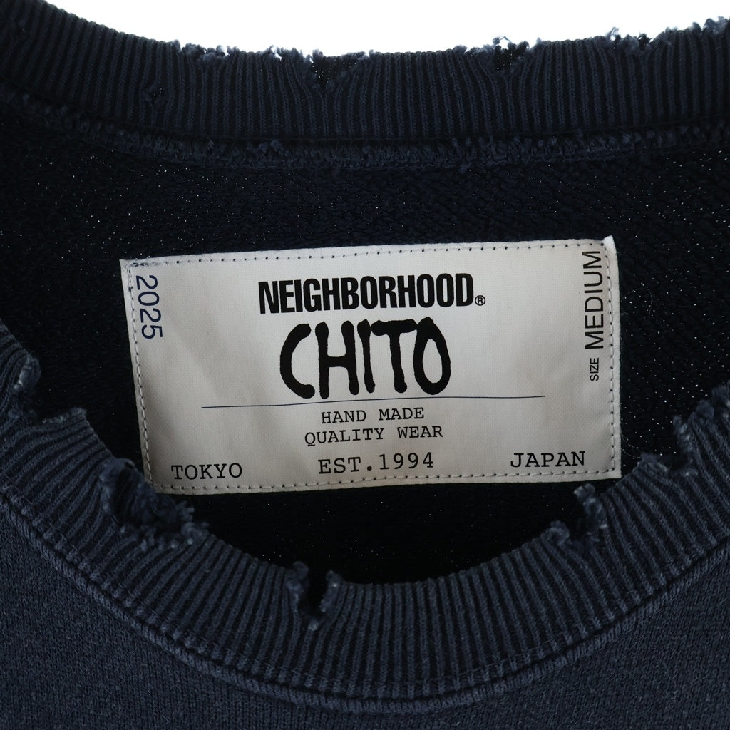 NEIGHBORHOOD(ネイバーフッド) 25AW ×CHITO SAVAGE SWEAT SHIRT LS チト ダメージ加工 フロントイラスト刺繍 クルーネックスウェットトレーナー ネイビー 252OKCIN-CSM01S