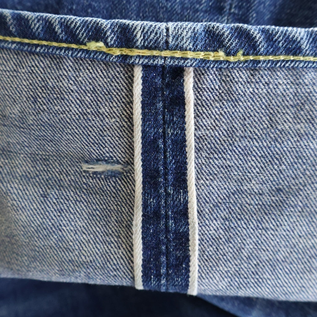 LEVI'Sのタペストリーです Levi's(リーバイス) 60S VINTAGE 501 BIGE 前期 ボタン裏6 Vステッチ