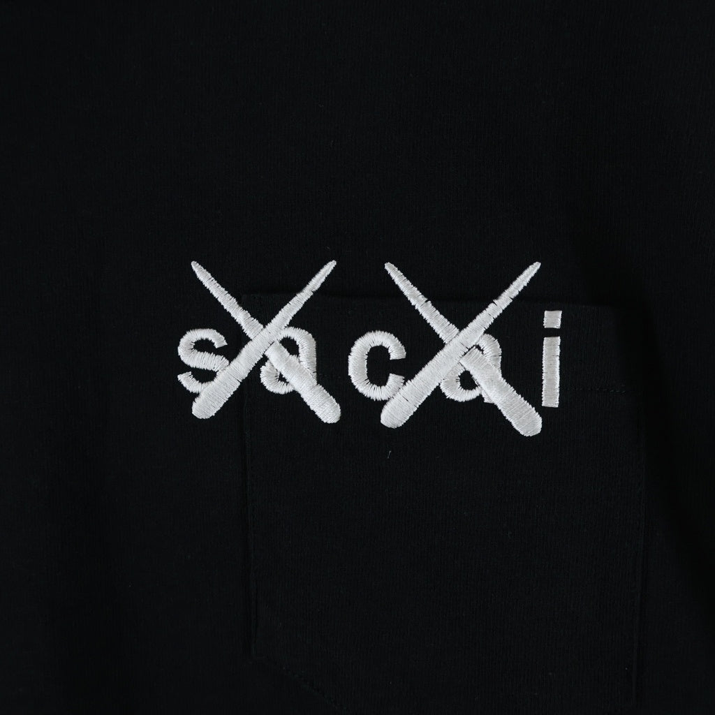 Sacai(サカイ) 21AW ×KAWS EMBROIDERY LONG SLEEVE T-SHIRT カウズ コットン ロゴエンブロイダリー レイヤード クルーネック長袖Tシャツ カットソー ブラック 21-0287S