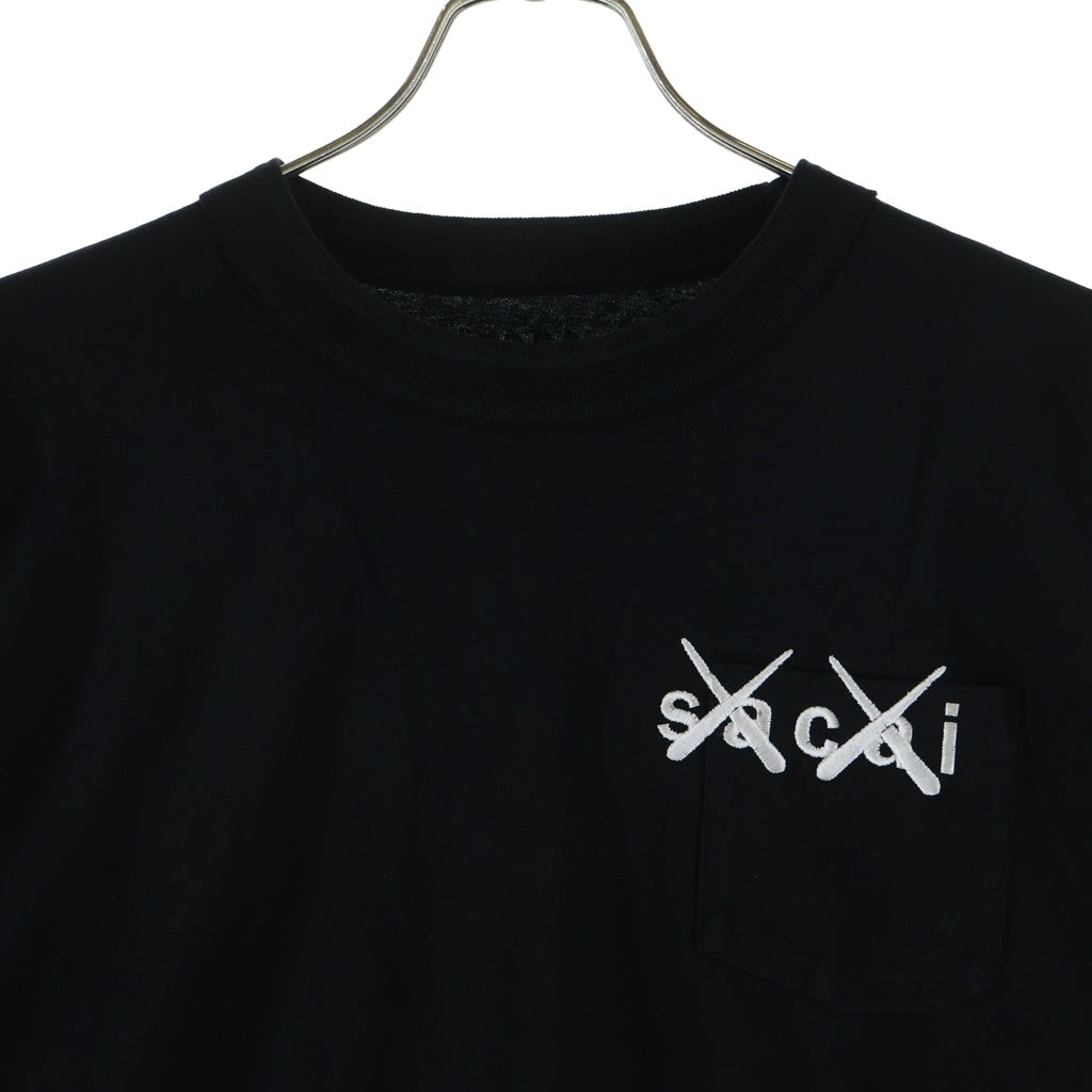 sacai x KAWS Embroidery Long Sleeve Tシャツ メンズ sacai x KAWS Embroidery Long Sleeve Tシャツ
