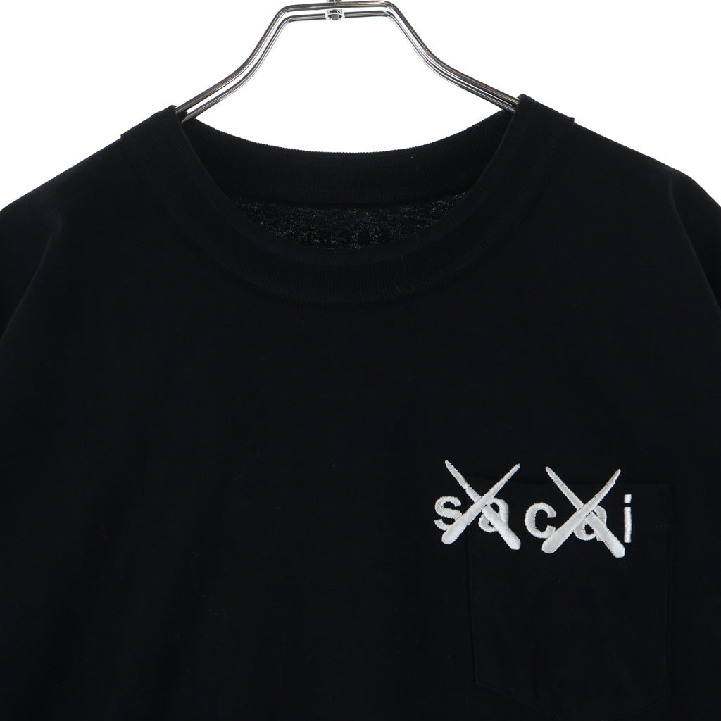 Sacai(サカイ) 21AW ×KAWS EMBROIDERY カウズ コットン ロゴエンブロイダリー クルーネックTシャツ カットソー ブラック 21-0285S