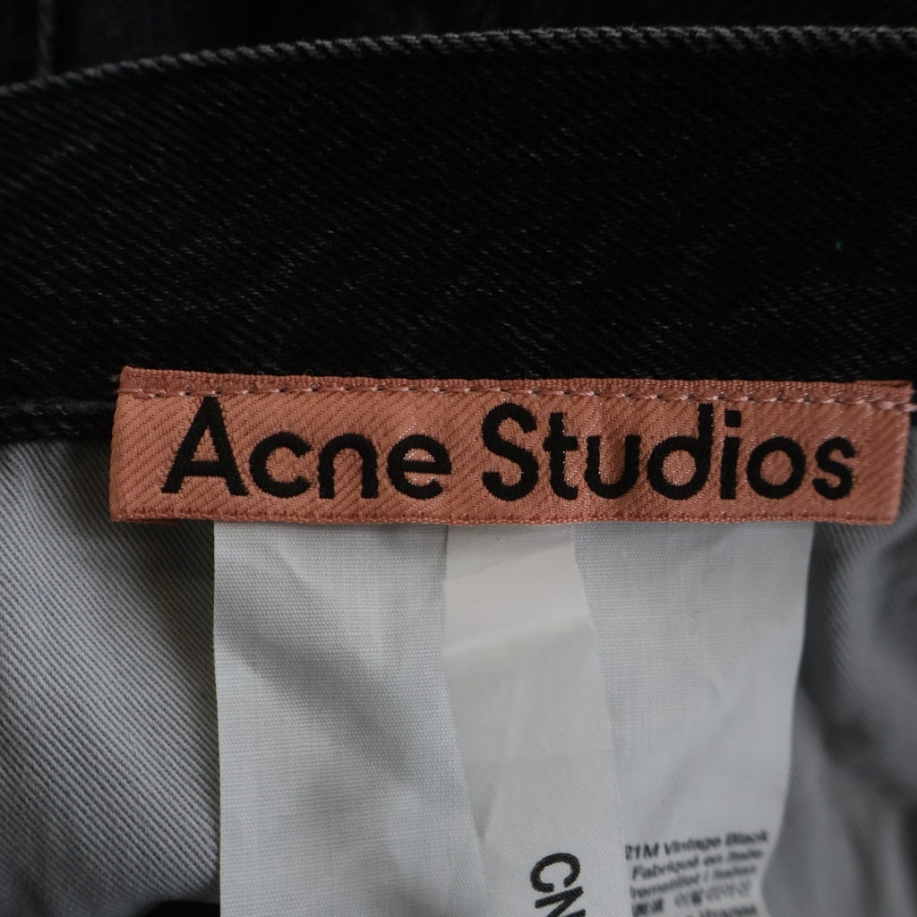 Acne Studios(アクネ ストゥディオズ) 2021M Black LOOSE BOOTCUT JEANS バックロゴパッチ ウオッシュド加工 マルチポケット ボタンフライ ルーズブーツカット デニム パンツ ブラック B00269