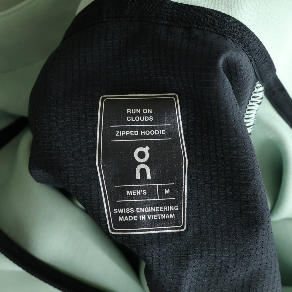 On(オン) SWEATSHIRT ON ZIPPED HOODIE 袖ロゴパッチ ジップアップスウェットパーカー フーディー グリーン 139.01081