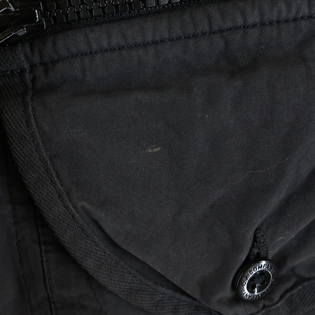 C.P. Company(シーピーカンパニー) ロゴパッチ コットン イージーカーゴパンツ ブラック 17CMPA178A-006134G